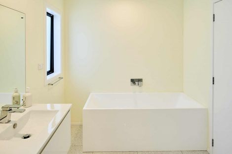 Photo of property in 102 Navigation Drive, Whitby, Porirua, 5024