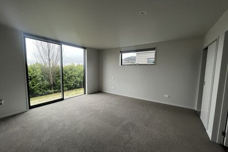 Photo of property in 28 Mount Creighton Crescent, Wanaka, 9305