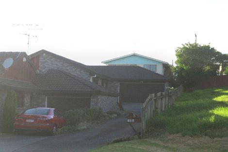 Photo of property in 2/12 Anne Road, Hillcrest, Auckland, 0627