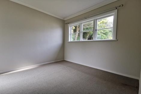 Photo of property in 96 Glanmire Road, Newlands, Wellington, 6037