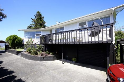 Photo of property in 54 Helena Street, Massey, Auckland, 0614