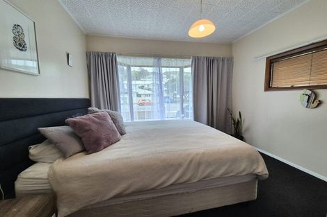 Photo of property in 101 The Parade, Island Bay, Wellington, 6023