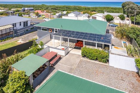 Photo of property in 86 Karaka Street, Castlecliff, Whanganui, 4501