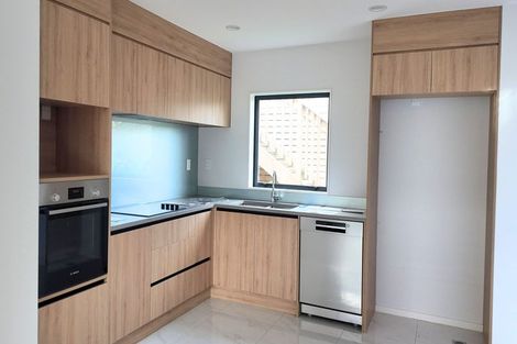 Photo of property in 44b Cyclarama Crescent, Massey, Auckland, 0614