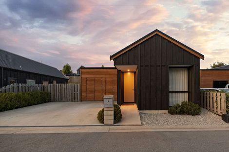 Photo of property in 9 Huxley Place, Lake Hayes, Queenstown, 9304