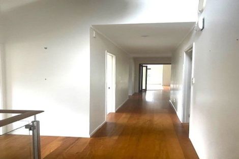 Photo of property in 2/8 Sandown Road, Rothesay Bay, Auckland, 0630