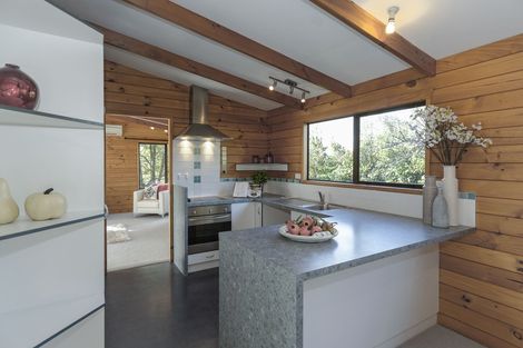 Photo of property in 16 Riverview Road, New Lynn, Auckland, 0600