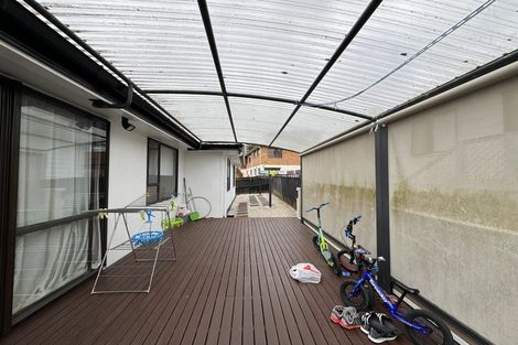 Photo of property in 1/39 Caribbean Drive, Unsworth Heights, Auckland, 0632
