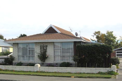 Photo of property in 82 Middlepark Road, Sockburn, Christchurch, 8042