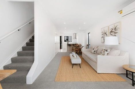 Photo of property in 5 Kitea Place, Mangere, Auckland, 2022