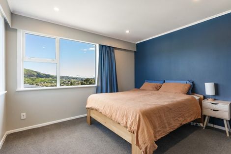 Photo of property in 16 Spicer Place, Tawa, Wellington, 5028