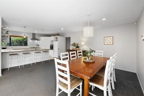 Photo of property in 9 Gwen Place, Redwood, Christchurch, 8051