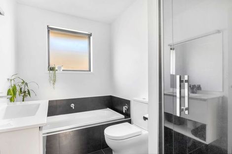 Photo of property in 1 Rehua Place, Waiwhakaiho, New Plymouth, 4312