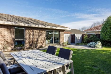 Photo of property in 6 Cherrywood Place, Redwood, Christchurch, 8051