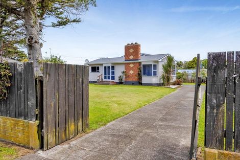 Photo of property in 90 Manawapou Road, Hawera, 4610