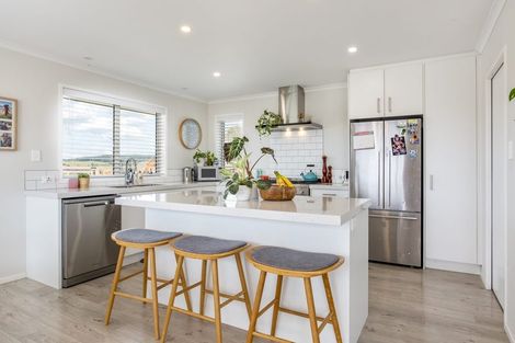 Photo of property in 3 Lewann Lane, Helensville, 0800