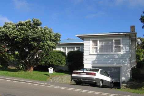 Photo of property in 28 Horokiwi Road West, Newlands, Wellington, 6037
