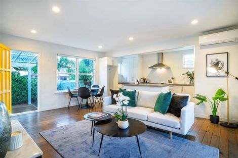 Photo of property in 1/21 West Hoe Road, Orewa, 0931