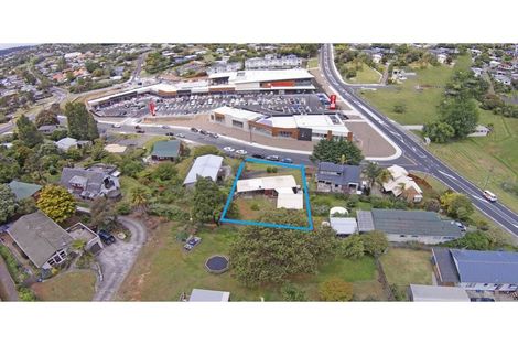 Photo of property in 4 Beverley Road, Stanmore Bay, Whangaparaoa, 0932