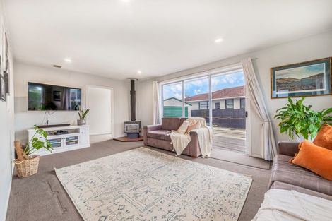 Photo of property in 20 Inwoods Road, Parklands, Christchurch, 8083