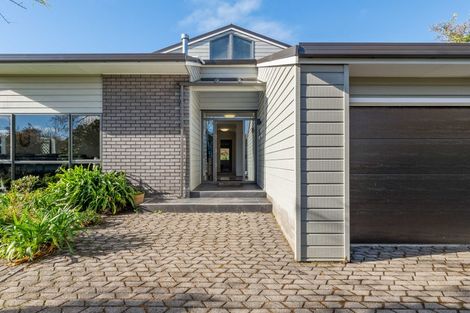 Photo of property in 64 Karina Road, Merrilands, New Plymouth, 4312