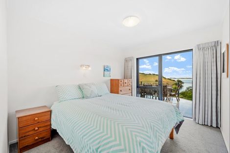 Photo of property in 4 Kookaburra Drive, Tawharanui Peninsula, Warkworth, 0986