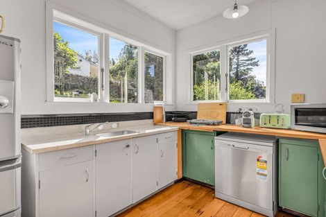 Photo of property in 32 Coote Road, Bluff Hill, Napier, 4110