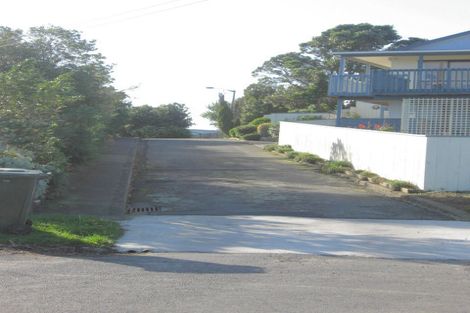 Photo of property in 31 Spur Grove, Titahi Bay, Porirua, 5022