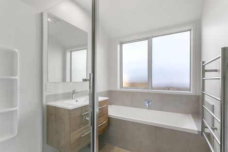 Photo of property in 5 Maraeariki Avenue, Orewa, 0931