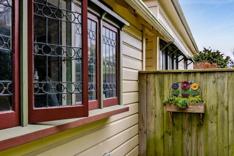 Photo of property in 237 South Road, Hawera, 4610