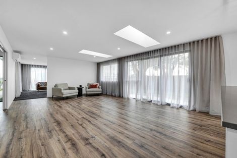 Photo of property in 74 Turuturu Road, Hawera, 4674