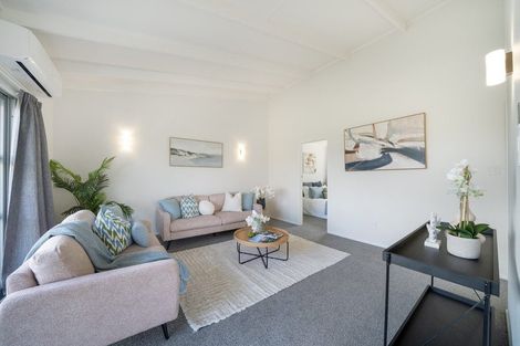 Photo of property in 29a Chetwode Grove, Newlands, Wellington, 6037
