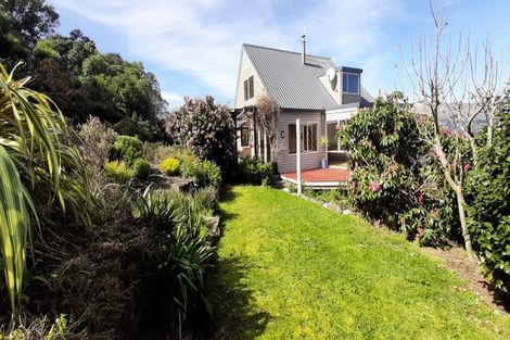 Photo of property in 10 Selwyn Parade, Lyttelton, 8082
