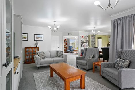 Photo of property in 40 Oaklands Drive, Cambridge, 3434