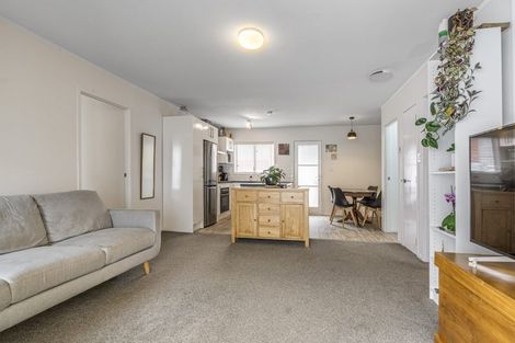 Photo of property in 2/121 Gardner Avenue, New Lynn, Auckland, 0600