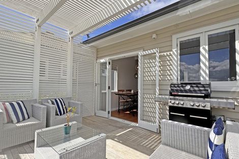 Photo of property in 43 Balmain Road, Birkenhead, Auckland, 0626