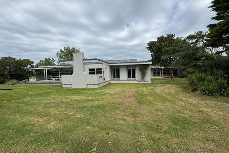Photo of property in 261 Airfield Road, Ardmore, Papakura, 2582