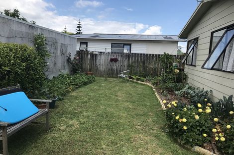 Photo of property in 3 Robertson Road, Ranui, Auckland, 0612