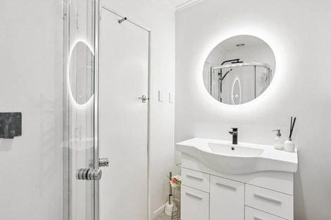 Photo of property in 113 Ferry Parade, Herald Island, Auckland, 0618