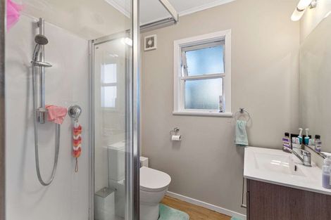 Photo of property in 16 Maunder Street, Marton, 4710