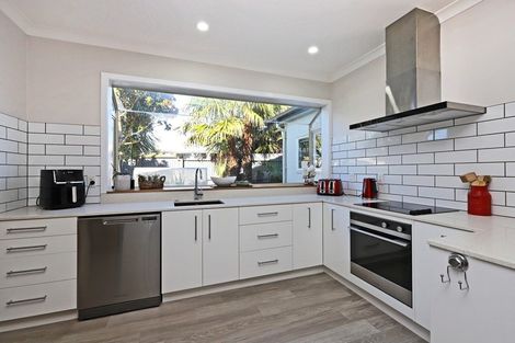 Photo of property in 78 Avondale Road, Taradale, Napier, 4112