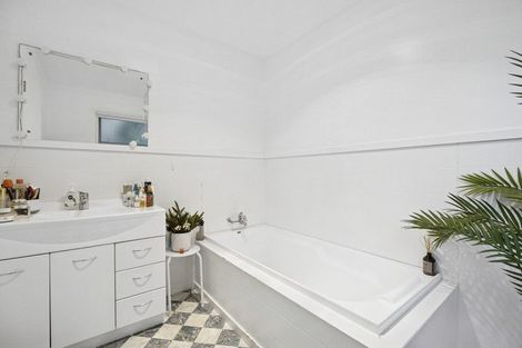 Photo of property in 213 Somerville Street, Shiel Hill, Dunedin, 9013