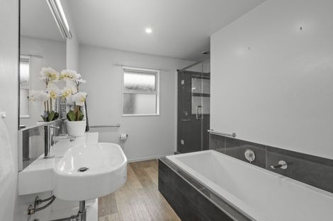Photo of property in 4 Levinge Lane, Hillmorton, Christchurch, 8024