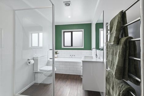 Photo of property in 12 Grumman Lane, Newlands, Wellington, 6037