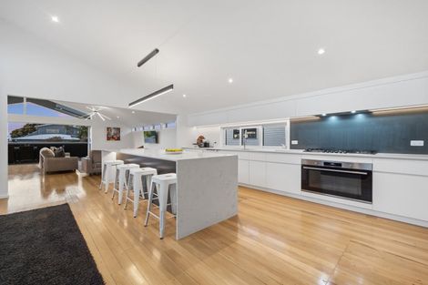 Photo of property in 112 Karewa Parade, Papamoa Beach, Papamoa, 3118