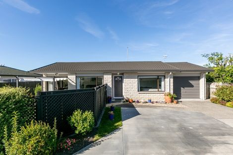 Photo of property in 2/7 Gebbie Road, Taradale, Napier, 4112