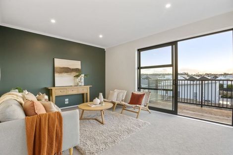 Photo of property in 22 Symes Drive, Red Beach, 0932