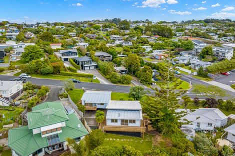 Photo of property in 2a Holiday Road, Stanmore Bay, Whangaparaoa, 0932