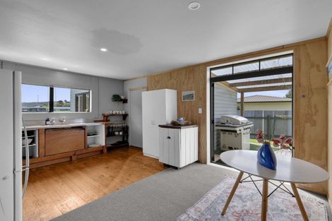 Photo of property in 25 Cross Street, Raglan, 3225