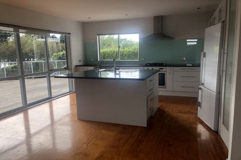 Photo of property in 9 Okura River Road, Okura, Albany, 0792